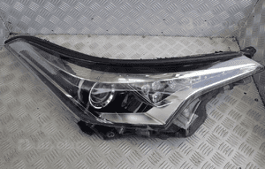 Lampa prawy przód toyota chr led europa  81110-F4031 1