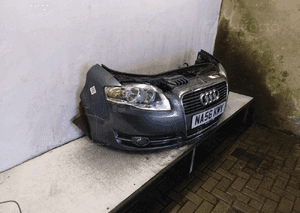 Kompletny przód, zderzak przód, pas przedni, ćwiartki, fartuchy podłużnice audi A4 B7 2.0 tdi halogeny lampy LX7Z szary 2