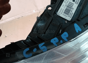 Lampa prawy przód przednia prawa Citroen C5 III UK 9684845180 4