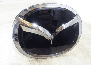 Emblemat atrapy grilla radaru mazda CX30 CX60 CX90 nowy org KBB3-507Z0 1