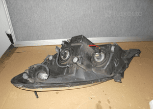 2x TOYOTA COROLLA VERSO LIFT LAMPA 2