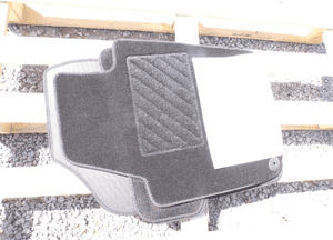 VOLKSWAGEN POLO V DYWANIKI WELUROWE KOMPLET 6R1061404A 2010-2016 ORYGINAŁ 1