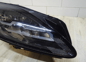 Jaguar E-Pace Lampa LED Prawa Przód M9C3-13W029-BD 2