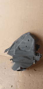 Obudowa filtra powietrza VW Passat B5 W8 4.0 3B0129605B 1