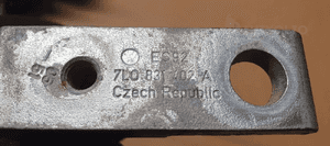 Zawias prawy przód przedni górny dolny VW Touareg 7L0831412 4