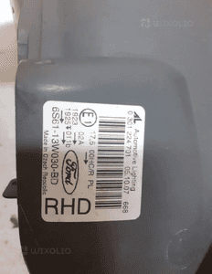 Przod przednia lampa lewa ford fiesta MK6 3