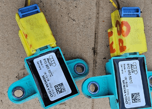 Audi A4 B8 czujnik poduszek uderzeniowych airbag 8K0955557C