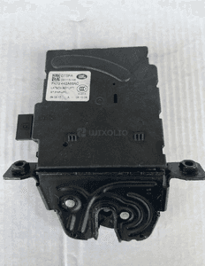 Zamek tylna klapa FK72-442A66 Land Rover Discovery Sport L550 1