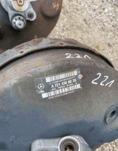 Mercedes s 221 CL 216 serwo pompa hamulcowa 6