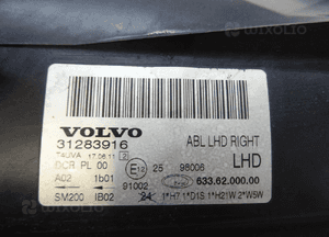 Lampa prawa przód  XC70 V70 S80 XENON 31283916 Skrętna 8