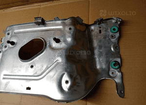 Osłona termiczna komory silnika BMW M5 G30 F90 4.4 V8 7852130 3