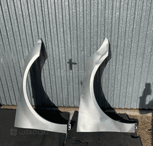 MERCEDES r 251 błotnik prawy przedni 1