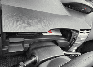 Toyota Yaris II 2 06-11 półka schowek kierowcy lewy 2