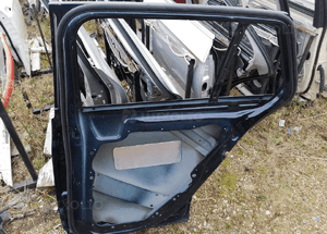 Mercedes c 205  drzwi prawy tył kombi tylne prawe 2