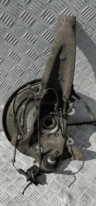 Zwrotnica piasta prawy przod bmw 5 G30 G31 xdrive 3