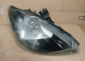 Lampa Prawy Przod Ford focus mk1 I Ciemna 2