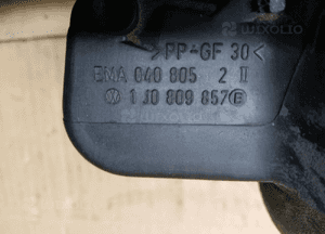 Klapka wlewu paliwa VW Golf IV 4 Kombi 1J0809857E 5