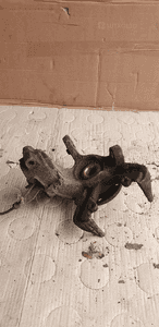 Zwrotnica piasta prawy przód kompletna VW FOX 5