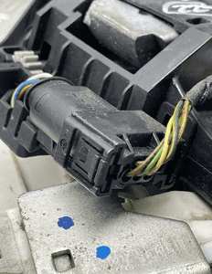Mercedes W221 zamek drzwi lewych przednich przód A2217205535 A2214403913 7