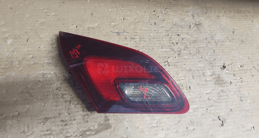 Lampa lewy tył opel astra j gtc 1