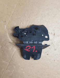 Zamek klapy tył audi A3 8P A4 B7 A6 C6 kombi nr 8P4827505C 1