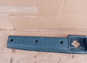 Osłona nakładka progu bagażnika Mercedes W163 ML A1636940033 2