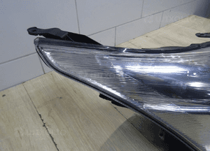 LAMPA prawa PRZÓD TOYOTA AVENSIS T27 05-12 4