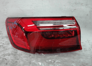 Audi A4 8W sedan lift nowa oryginalna lampa tylna lewa 1