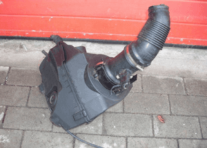 Filtr powietrza obudowa filtra audi A6 3.0 tdi C6 1