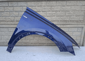 AUDI Q8 Q 8 BŁOTNIK PRZEDNI PRAWY 1