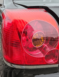 Toyota Avensis T25  sedan lampa tył tylna lewa  03-06 3