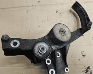 Fiat Grande Punto 1.2 1,4 8V łapa alternatora sprężarki klimatyzacji 1