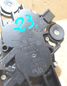 SILNICZEK TYLNEJ WYCIERACZKI MEGANE III 0390201847 5