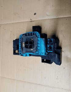 Uchwyt mocowanie chłodnicy prawe BMW M5 G30 F90 8632126 1