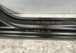Próg prawy słupek poszycie prawe skoda fabia iii 3 6V 14-21 2