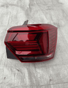 Vw polo 2G lampa tylna prawa 1