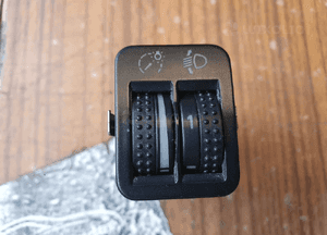 Wlacznik Awaryjne Orzewania Tylnej Szyby Regulacji Swiatel Oswietlenia Czujnik Naslonecznienia VW Golf IV 4 Bora 25