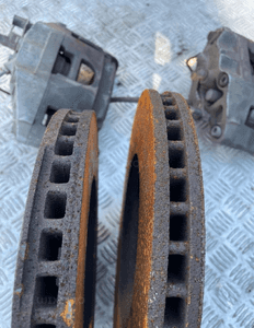 ZACISKI TARCZE KLOCKI KOMPLET AUDI A4 B7 3.0 TDI 4