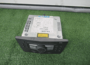 RADIO CD WYŚWIETLACZ  OPEL ASTRA 3 III KOMBI 2004- 1