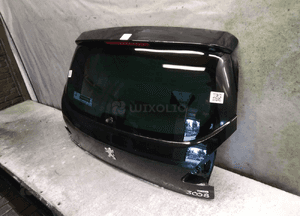 Klapa tył tylna bagażnika peugeot 3008 ktvd czarny 4