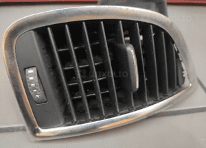 Audi Q7 4L kratka nawiewu prawa prawy przód deski oryginał 6