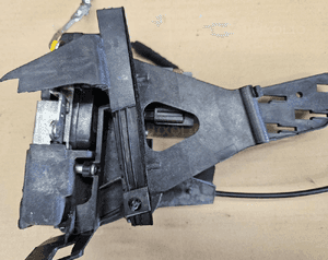 Ford Fiesta MK6 zamek drzwi tył tylnych lewy lewych 2