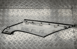 Mercedes W221 poszycie osłona słupka lewy tył alcantara A2216904525 4