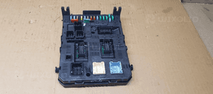 Moduł BSI skrzynka bezpieczników Citroen C5 III 9664058880 2