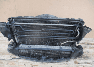 Pas przedni chłodnice mercedes W204 2.2 cdi A2045000193 1