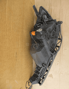 Lampa przód przednia prawa mazda 3 bk 3