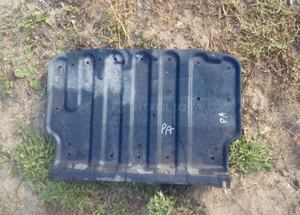 Mitsubishi PAJERO V90  osłona podwozia silnika skrzyni tunelu plastik 2010r 1
