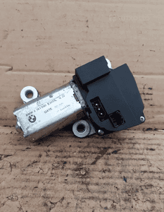 } BMW 5 E39 KOMBI SILNICZEK WYCIERACZKI TYLNEJ TYŁ ORYGINAŁ 8361640 1