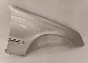 Mercedes w203 c klasa 00-07 BŁOTNIK PRAWY PRZÓD 1