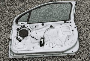 Drzwi prawe prawy przód przednie peugeot 208 i 3 drzwi 2012-2019 8